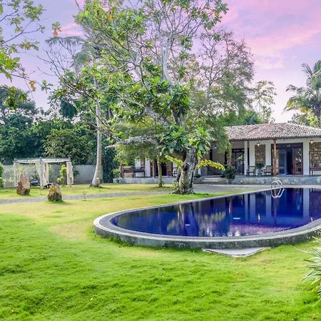 Antique Ceylon Villa Ahangama Exterior photo